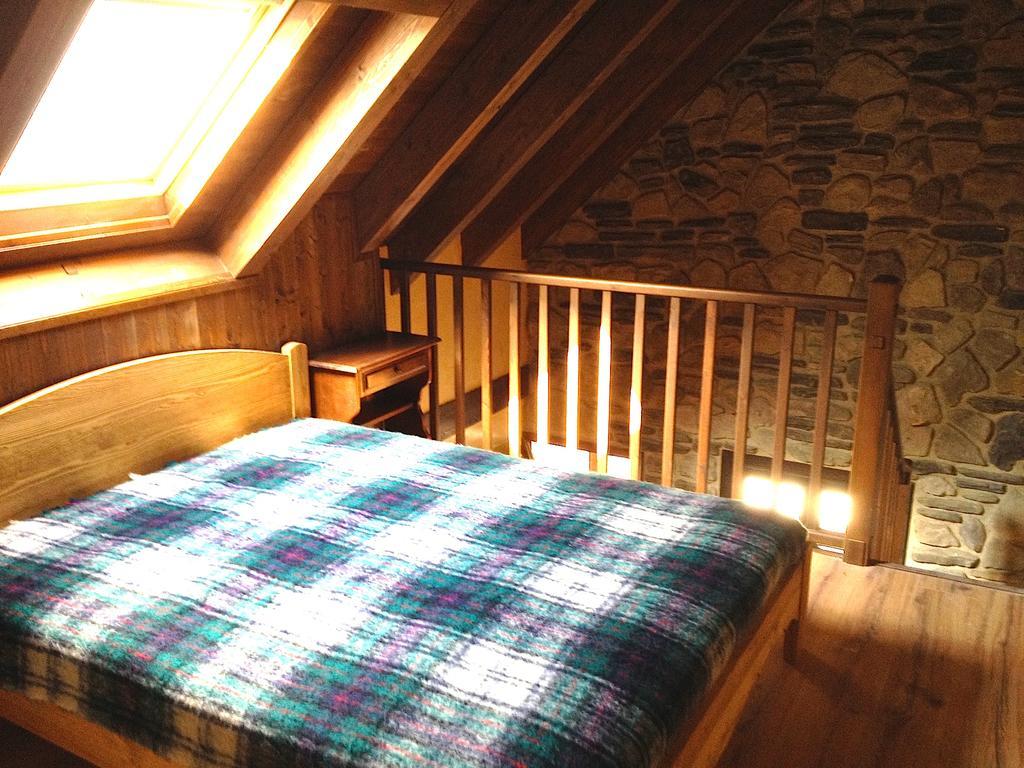 Gites Au Chant Des Marmites Saint-Lary-Soulan Quarto foto