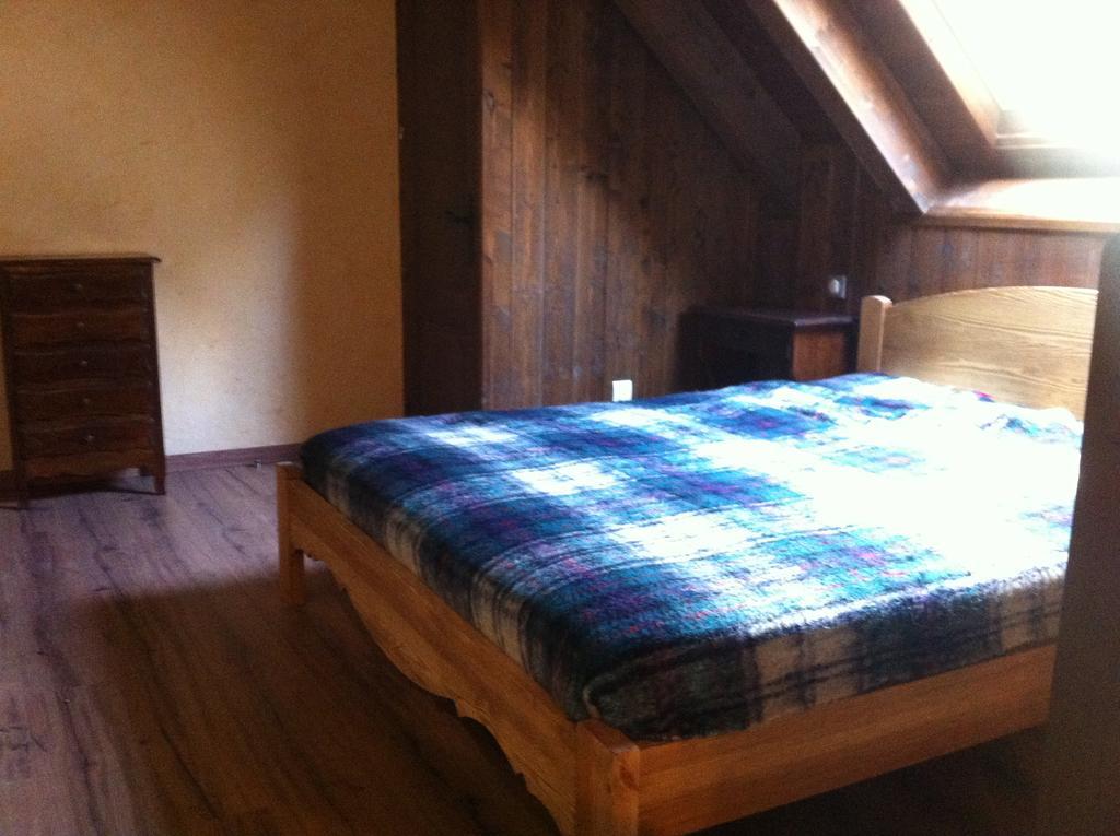 Gites Au Chant Des Marmites Saint-Lary-Soulan Quarto foto