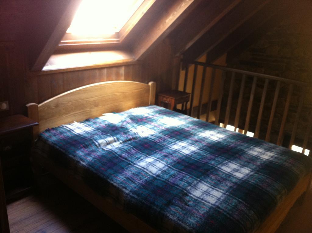 Gites Au Chant Des Marmites Saint-Lary-Soulan Quarto foto